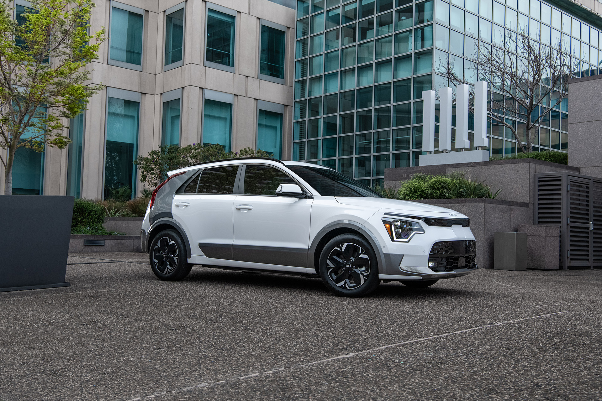2023 Kia Niro EV (US-Spec) Front Three-Quarter Wallpapers (4)