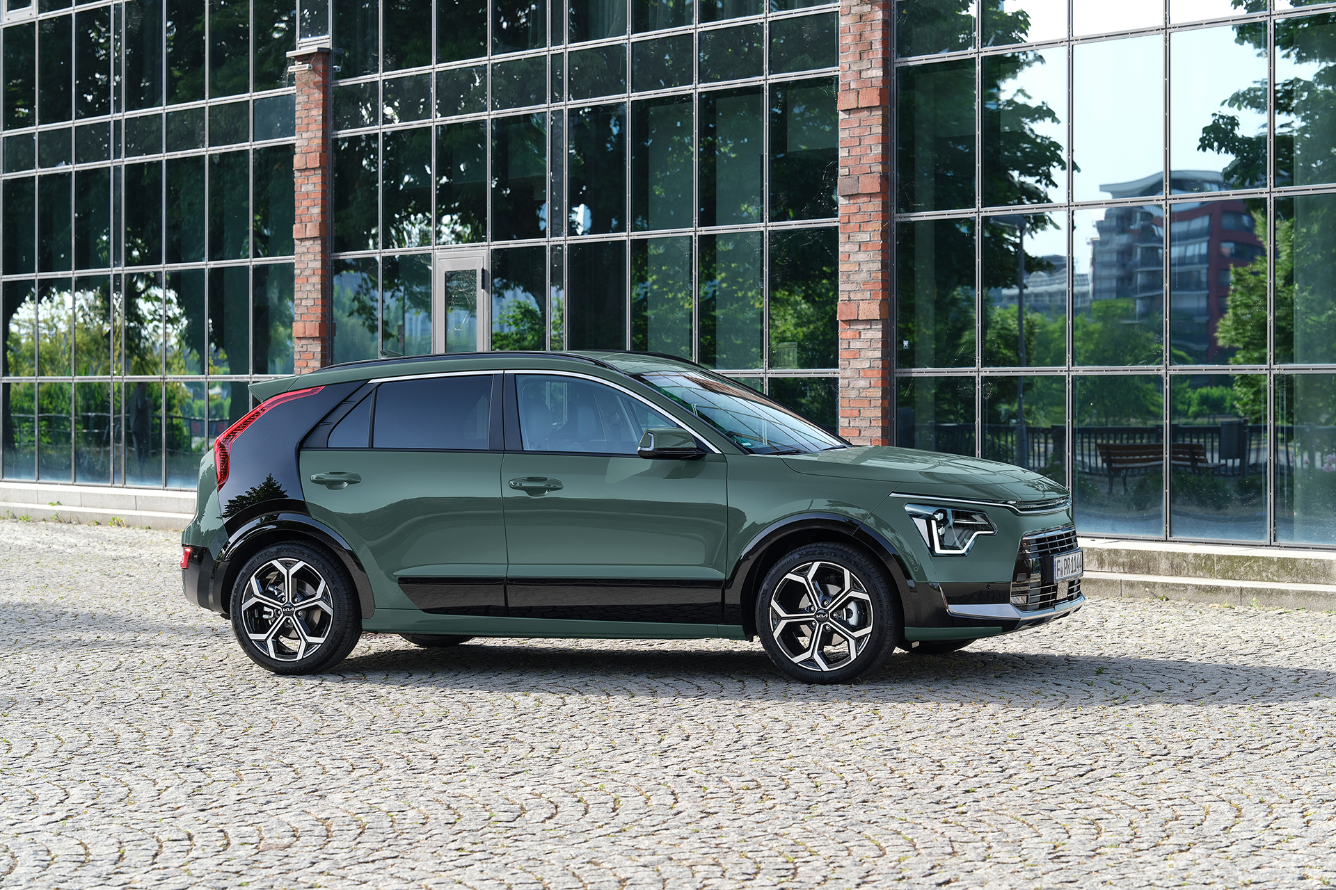 2023 Kia Niro HEV Front Three-Quarter Wallpapers (13)