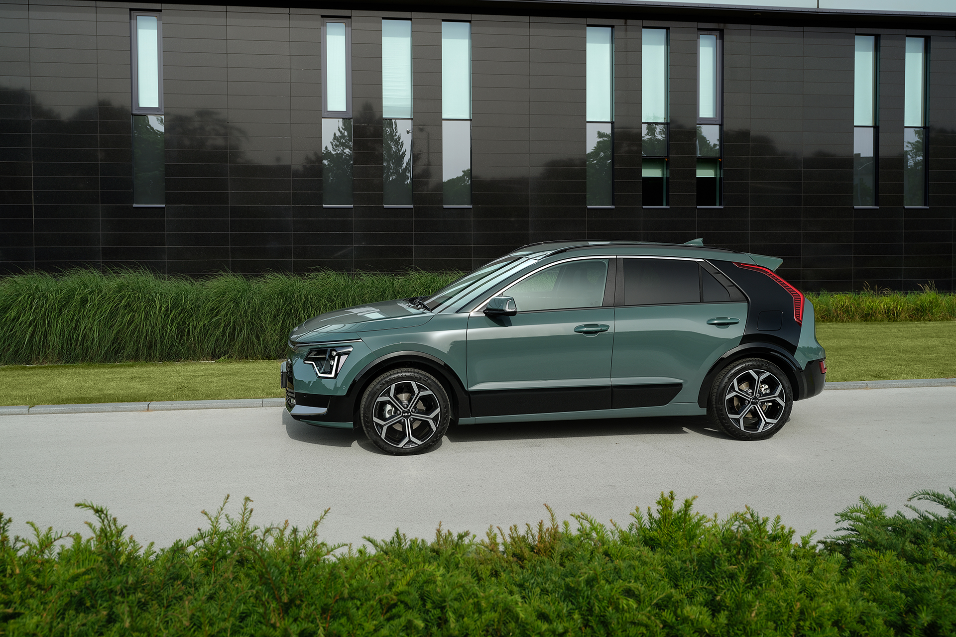 2023 Kia Niro HEV Side Wallpapers  (11)