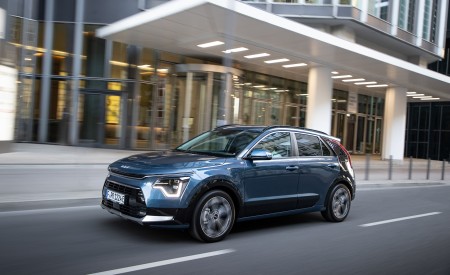 2023 Kia Niro PHEV Front Three-Quarter Wallpapers 450x275 (4)