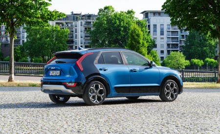 2023 Kia Niro PHEV Rear Three-Quarter Wallpapers 450x275 (13)