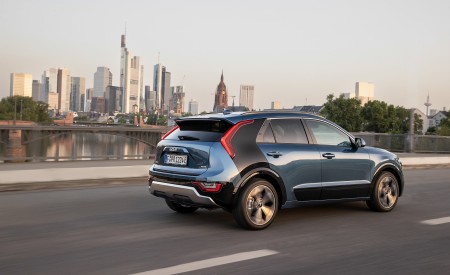 2023 Kia Niro PHEV Rear Three-Quarter Wallpapers 450x275 (2)