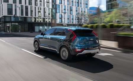 2023 Kia Niro PHEV (US-Spec) Rear Three-Quarter Wallpapers 450x275 (2)