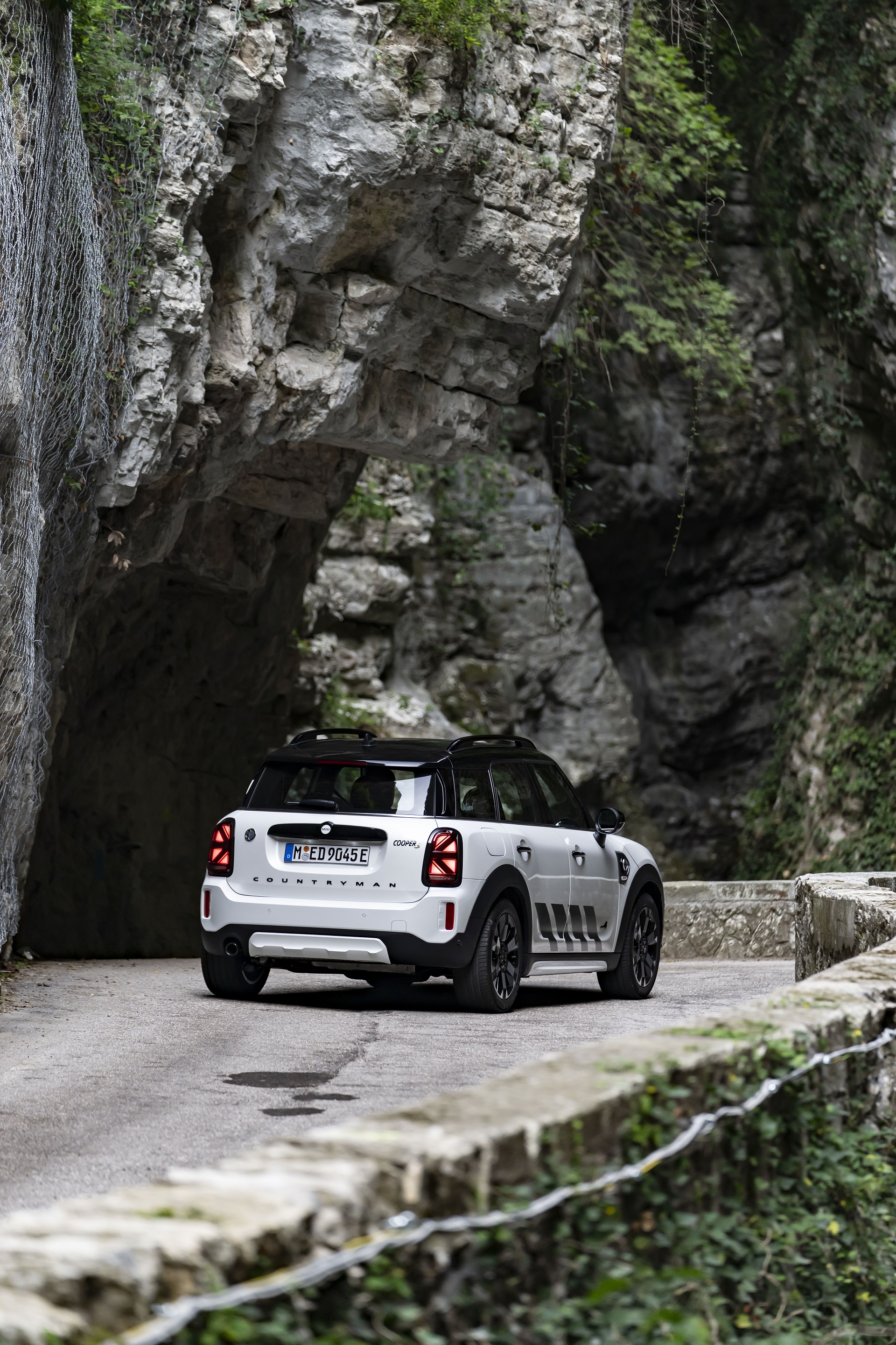 2023 Mini Cooper SE Countryman ALL4 Untamed Edition Rear Three-Quarter Wallpapers (12)