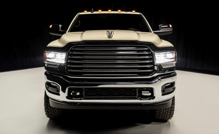 2023 Ram Traveller Front Wallpapers 450x275 (2)