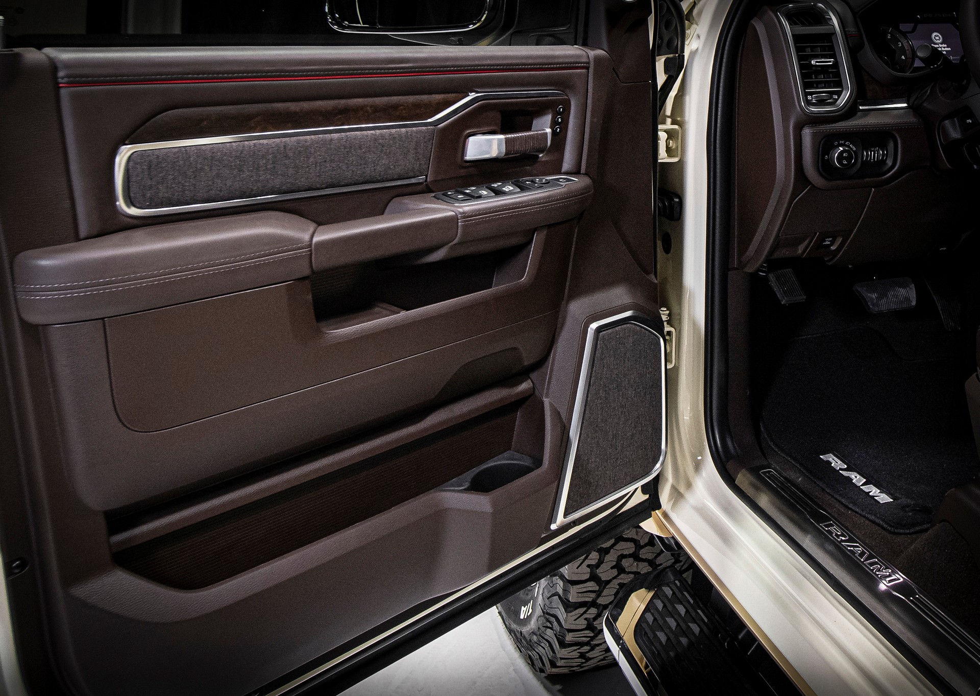 2023 Ram Traveller Interior Detail Wallpapers #13 of 21
