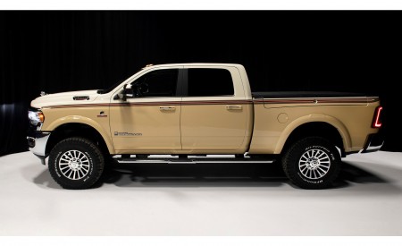 2023 Ram Traveller Side Wallpapers 450x275 (5)