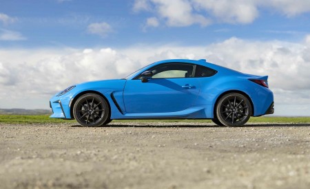 2023 Toyota GR86 (UK-Spec) Side Wallpapers 450x275 (14)