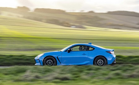 2023 Toyota GR86 (UK-Spec) Side Wallpapers 450x275 (9)
