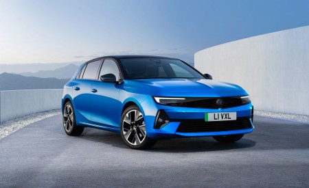 2023 Vauxhall Astra Electric Front Three-Quarter Wallpapers 450x275 (3)