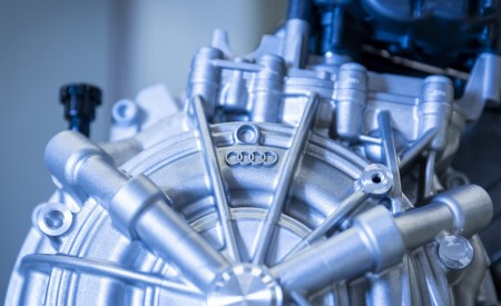 2024 Audi Q8 e-tron quattro Asynchronous electric motors are fitted to both axles of the new Audi Q8 e-tron Wallpapers 450x275 (92)