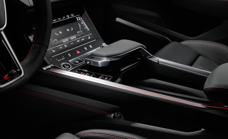 2024 Audi Q8 e-tron quattro Central Console Wallpapers 450x275 (45)