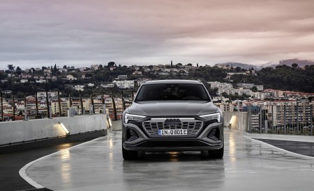 2024 Audi Q8 e-tron quattro (Color: Chronos Gray metallic) Front Wallpapers 450x275 (17)