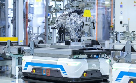 2024 Audi Q8 e-tron quattro The highly automated manufacture of electric motors Wallpapers 450x275 (86)