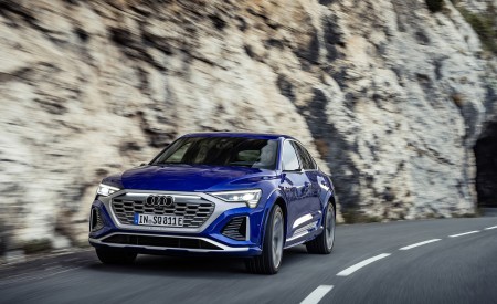 2024 Audi SQ8 Sportback e-tron quattro (Color: Ultra Blue metallic) Front Wallpapers 450x275 (9)