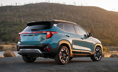2024 Kia Seltos Rear Three-Quarter Wallpapers 450x275 (8)