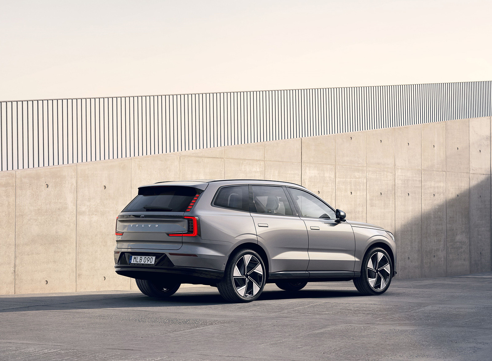 2024 Volvo EX90 Rear Three-Quarter Wallpapers #19 of 64