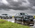 2022 Kia Stinger GT (UK-Spec) Front Three-Quarter Wallpapers 150x120 (3)