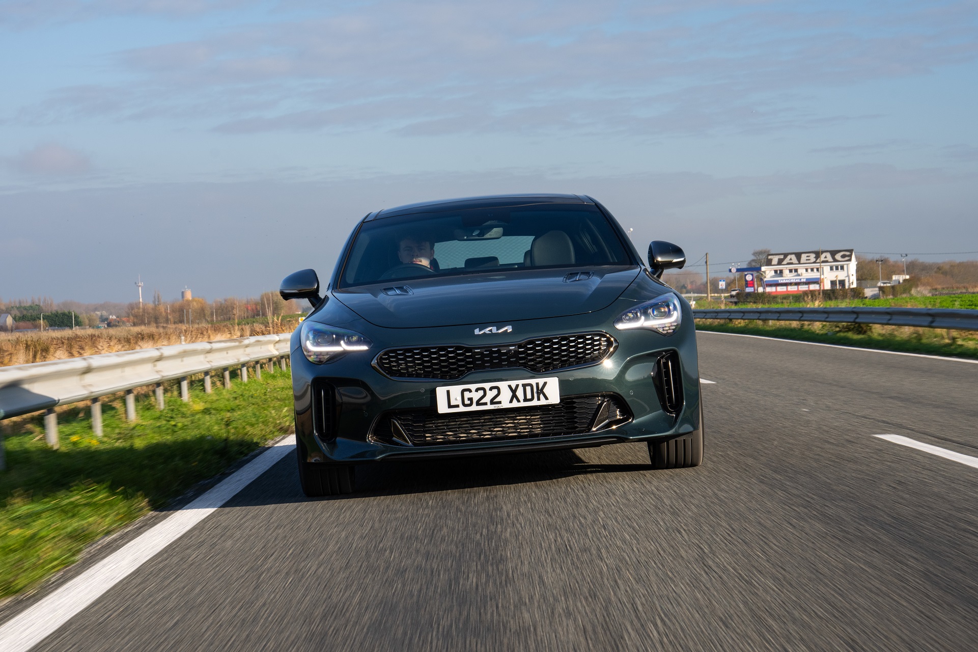 2022 Kia Stinger GT (UK-Spec) Front Wallpapers (6)