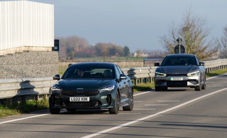 2022 Kia Stinger GT UK version Front Wallpapers 450x275 (7)