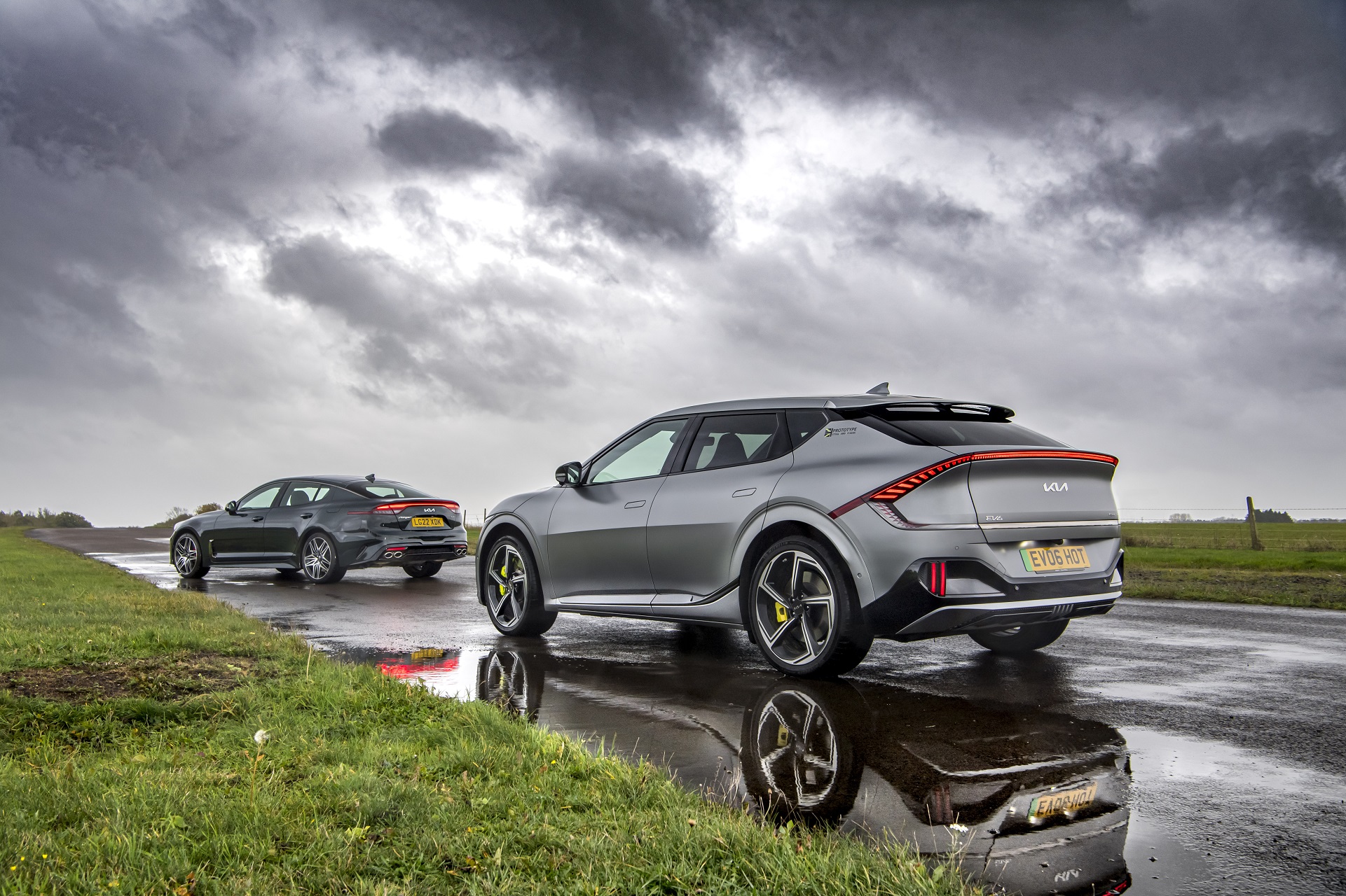 2022 Kia Stinger GT (UK-Spec) Rear Three-Quarter Wallpapers (4)