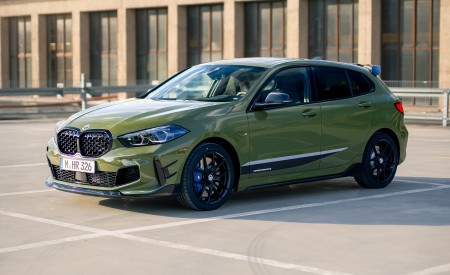 2023 BMW M135i xDrive M Performance Parts (Color: Urban Green) Front Three-Quarter Wallpapers 450x275 (11)