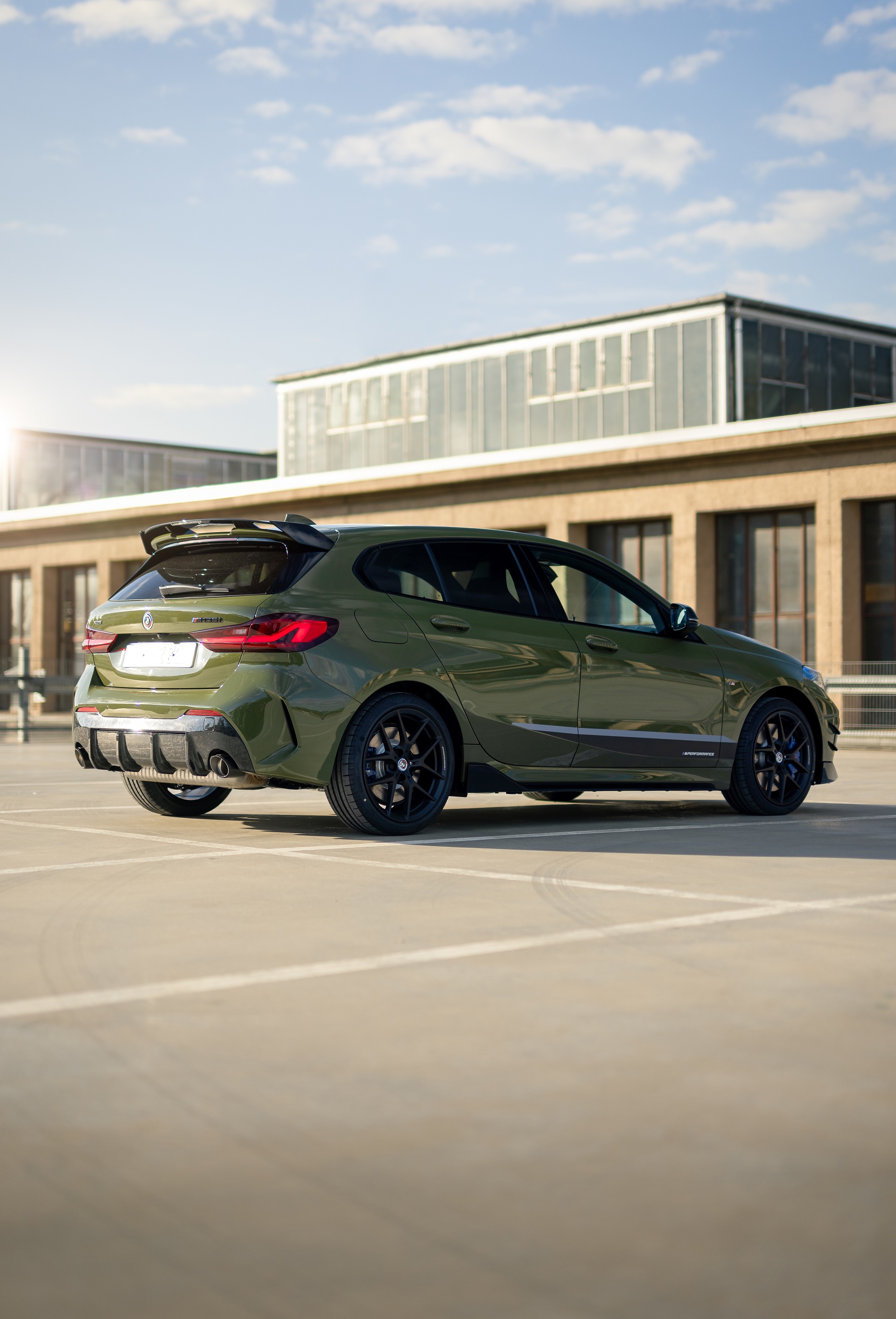 2023 BMW M135i xDrive M Performance Parts (Color: Urban Green) Rear Three-Quarter Wallpapers (7)