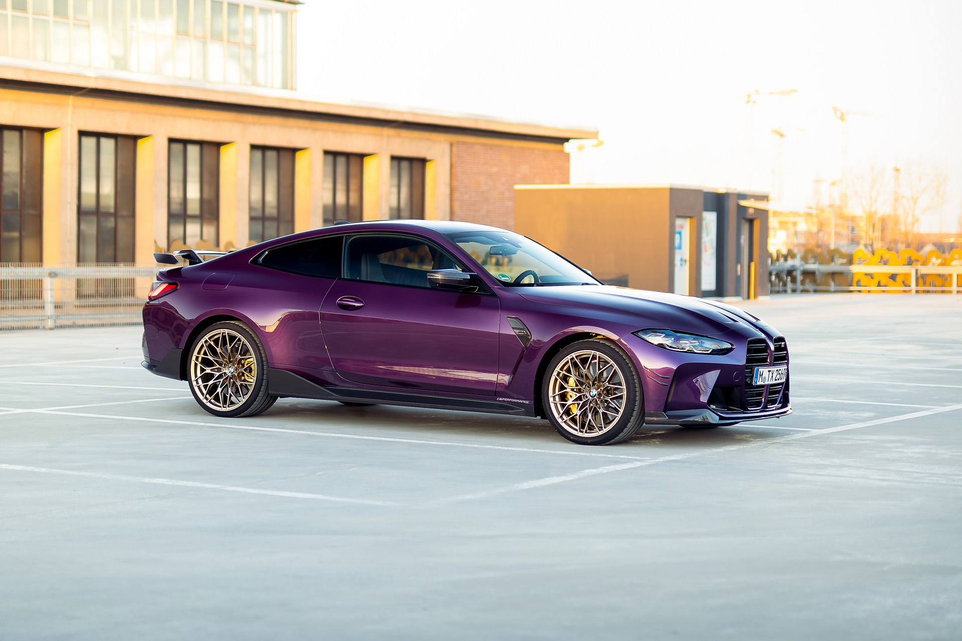 2023 BMW M4 Competition M Performance Parts Front Three-Quarter Wallpapers (1)