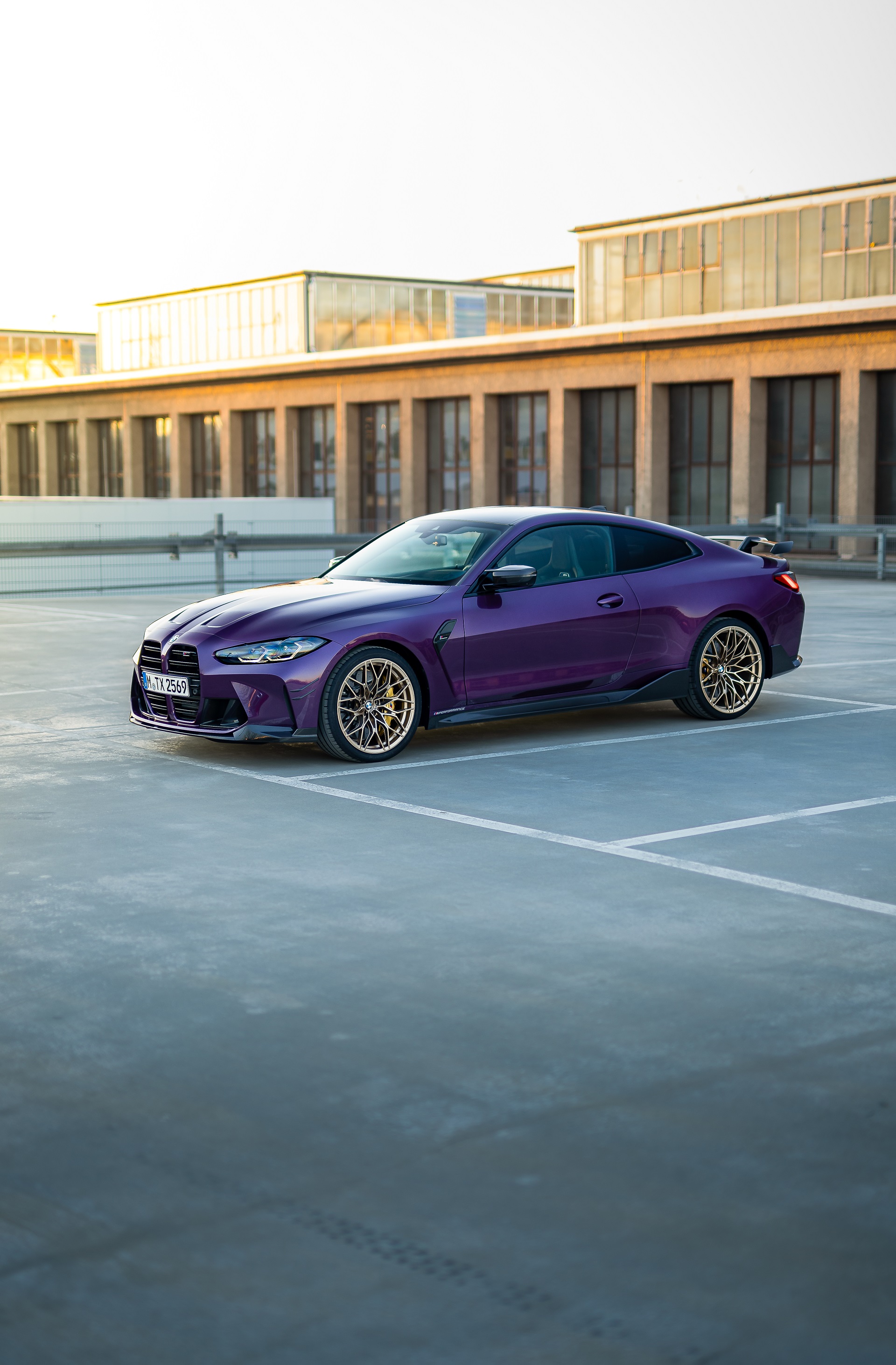 2023 BMW M4 Competition M Performance Parts Front Three-Quarter Wallpapers (3)