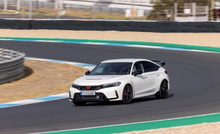 2023 Honda Civic Type R (EU-Spec) Front Three-Quarter Wallpapers 450x275 (67)