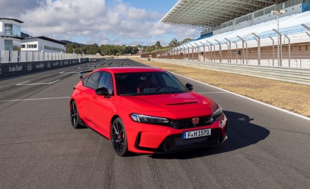 2023 Honda Civic Type R (EU-Spec) Front Three-Quarter Wallpapers 450x275 (38)
