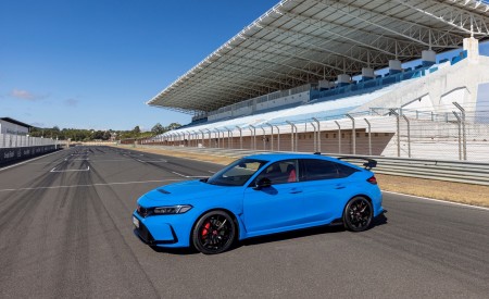 2023 Honda Civic Type R (EU-Spec) Front Three-Quarter Wallpapers 450x275 (13)