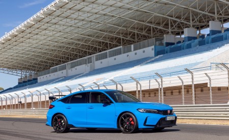 2023 Honda Civic Type R (EU-Spec) Front Three-Quarter Wallpapers 450x275 (14)