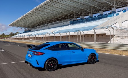 2023 Honda Civic Type R (EU-Spec) Rear Three-Quarter Wallpapers 450x275 (16)