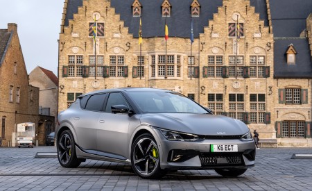 2023 Kia EV6 GT UK version Front Three-Quarter Wallpapers 450x275 (22)