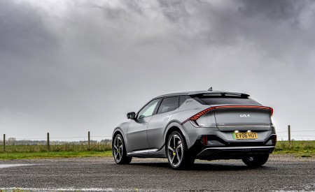 2023 Kia EV6 GT UK version Rear Three-Quarter Wallpapers 450x275 (8)