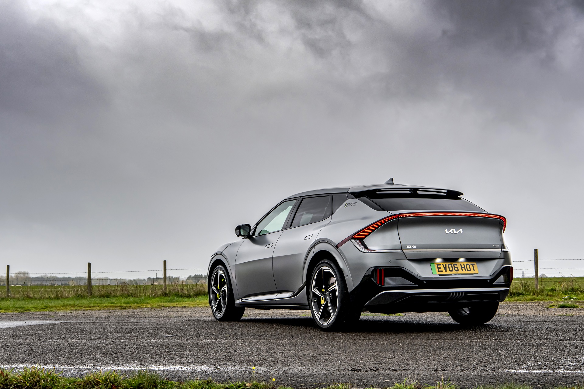 2023 Kia EV6 GT (UK-Spec) Rear Three-Quarter Wallpapers (8)