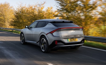 2023 Kia EV6 GT UK version Rear Three-Quarter Wallpapers 450x275 (4)