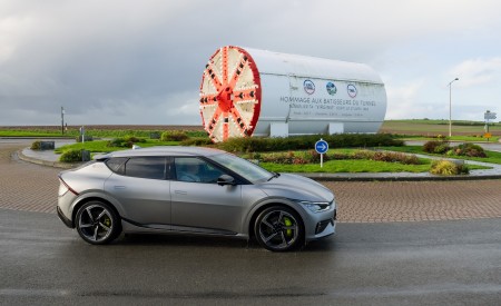 2023 Kia EV6 GT UK version Side Wallpapers 450x275 (20)