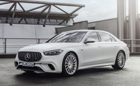 2023 Mercedes-AMG S 63 E PERFORMANCE (Color: MANUFAKTUR Cashmere White Magno) Front Three-Quarter Wallpapers 450x275 (26)