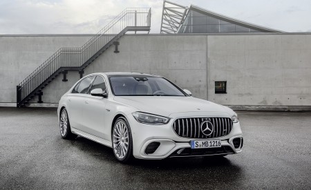 2023 Mercedes-AMG S 63 E PERFORMANCE (Color: MANUFAKTUR Cashmere White Magno) Front Three-Quarter Wallpapers 450x275 (22)