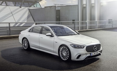 2023 Mercedes-AMG S 63 E PERFORMANCE (Color: MANUFAKTUR Cashmere White Magno) Front Three-Quarter Wallpapers 450x275 (27)