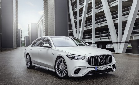 2023 Mercedes-AMG S 63 E PERFORMANCE (Color: MANUFAKTUR Cashmere White Magno) Front Three-Quarter Wallpapers 450x275 (19)