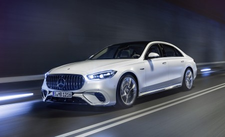 2023 Mercedes-AMG S 63 E PERFORMANCE (Color: MANUFAKTUR Cashmere White Magno) Front Three-Quarter Wallpapers 450x275 (16)