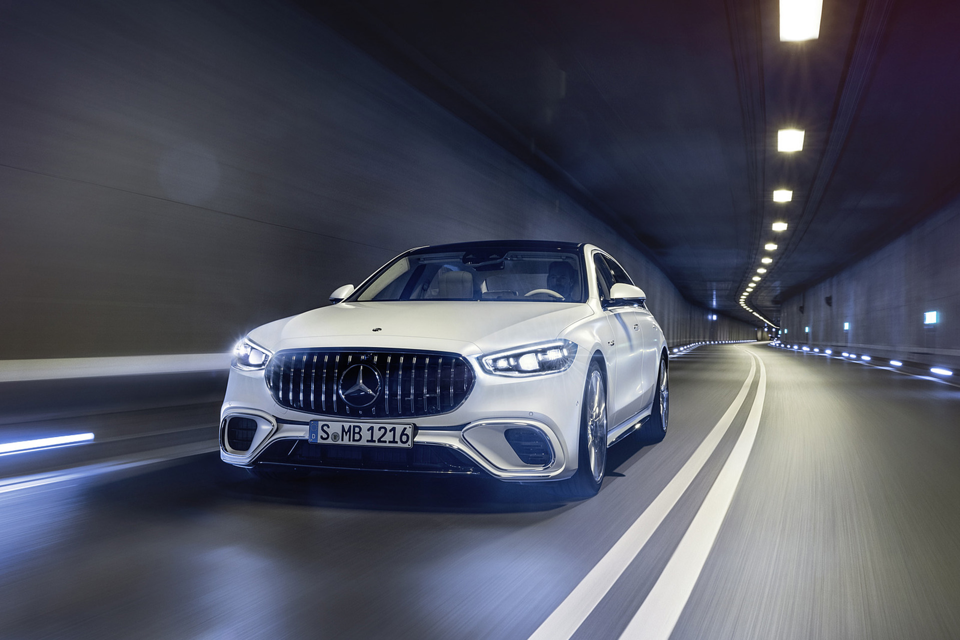 2023 Mercedes-AMG S 63 E PERFORMANCE (Color: MANUFAKTUR Cashmere White Magno) Front Wallpapers (13)