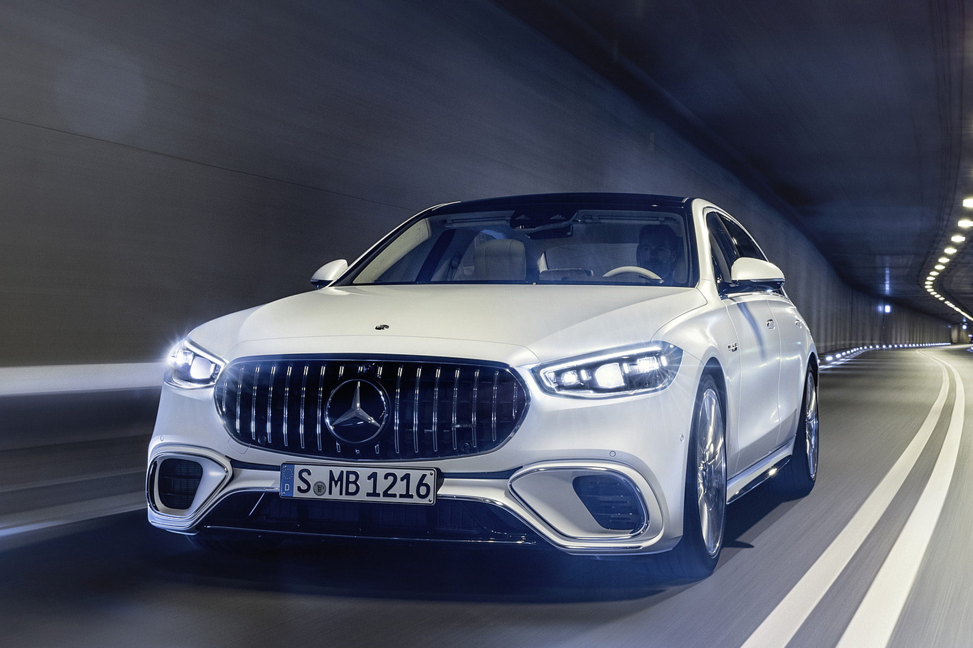 2023 Mercedes-AMG S 63 E PERFORMANCE (Color: MANUFAKTUR Cashmere White Magno) Front Wallpapers (14)