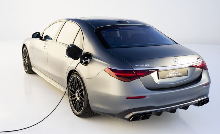 2023 Mercedes-AMG S 63 E PERFORMANCE (Color: MANUFAKTUR Selenite Grey Magno) Charging Wallpapers 450x275 (85)
