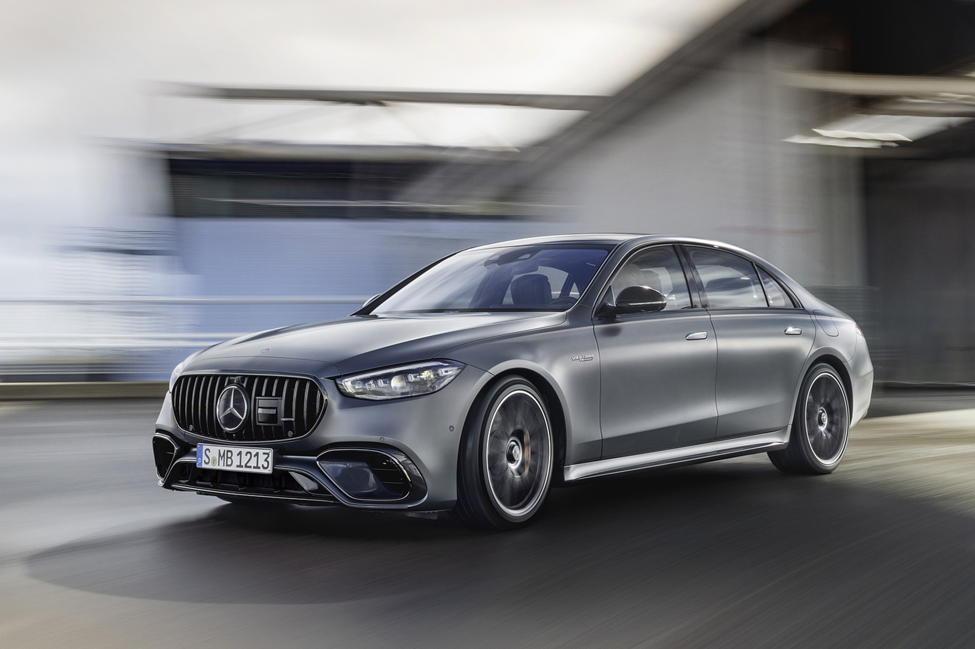 2023 Mercedes-AMG S 63 E PERFORMANCE (Color: MANUFAKTUR Selenite Grey Magno) Front Three-Quarter Wallpapers (2)