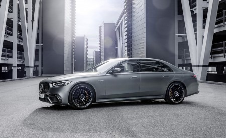 2023 Mercedes-AMG S 63 E PERFORMANCE (Color: MANUFAKTUR Selenite Grey Magno) Front Three-Quarter Wallpapers 450x275 (39)