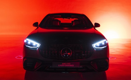 2023 Mercedes-AMG S 63 E PERFORMANCE (Color: MANUFAKTUR Selenite Grey Magno) Front Wallpapers 450x275 (154)